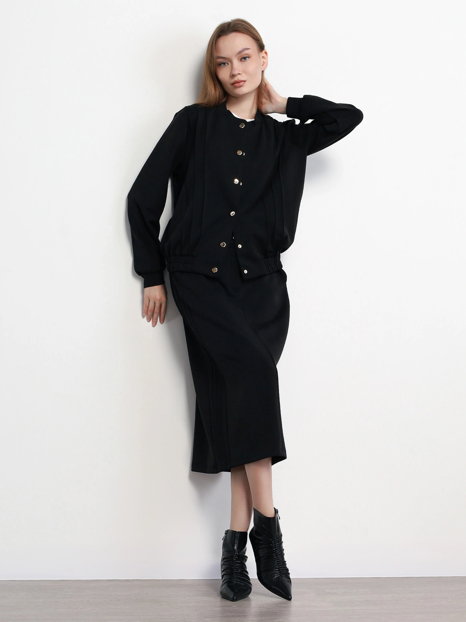 Жакет трикотажный черного цвета прямого кроя